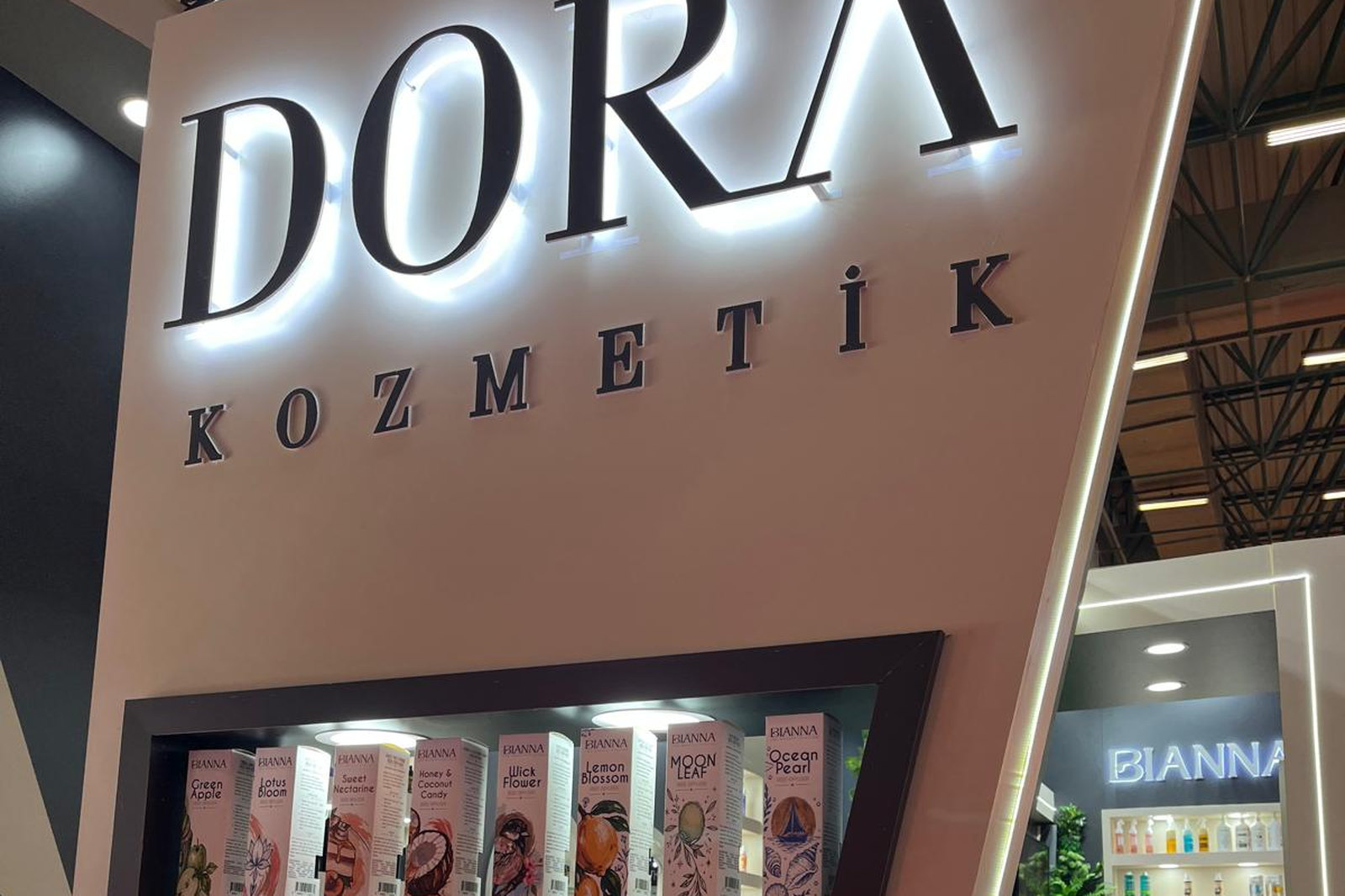 Dora Kozmetik stand at Beauty Istanbul Exhibition, with private label brands on display